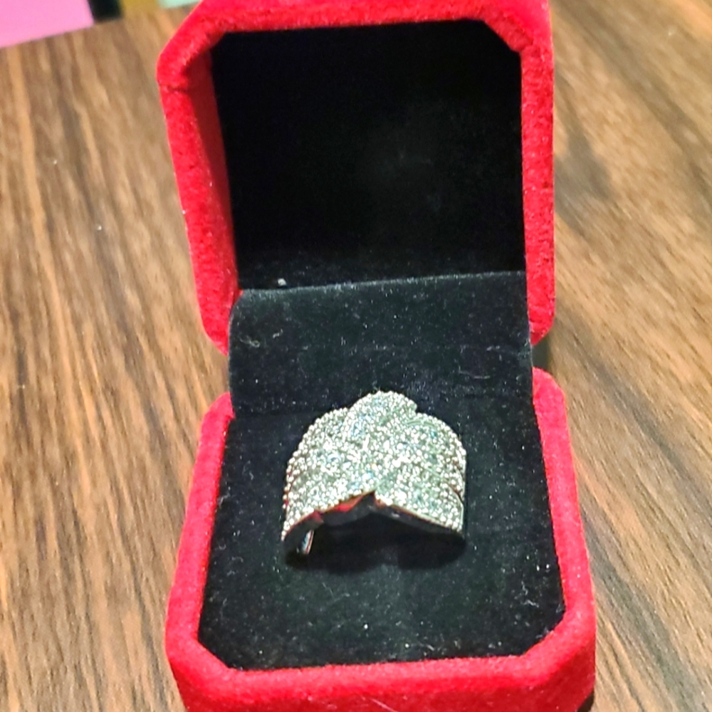 2 carat diamond ring Size 6